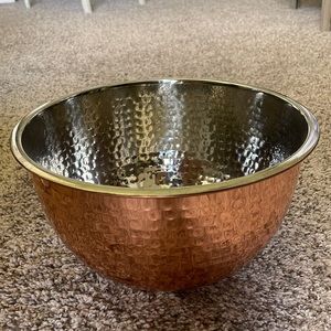 Hammered stainless steel mixing bowl